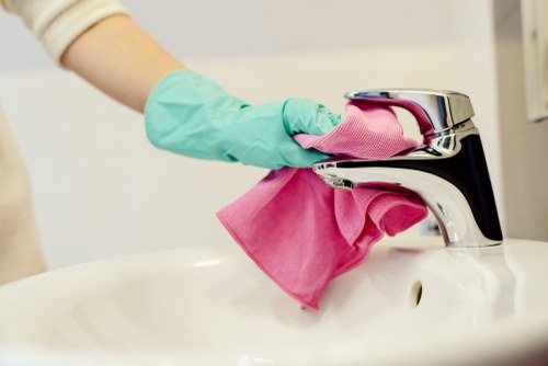 Local deep cleaning in E14 for flats and shared spaces