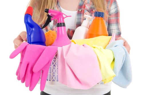 Guest-ready short-let apartment cleaning across E14 and nearby Docklands areas
