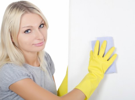 Cleaner maintaining a shared property in E14
